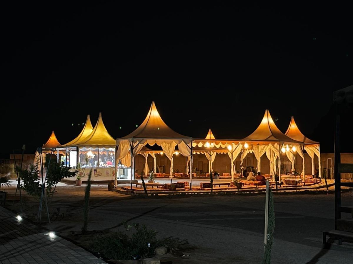 Al Sultana Luxury Camp Villa Wadi Rum Exterior foto