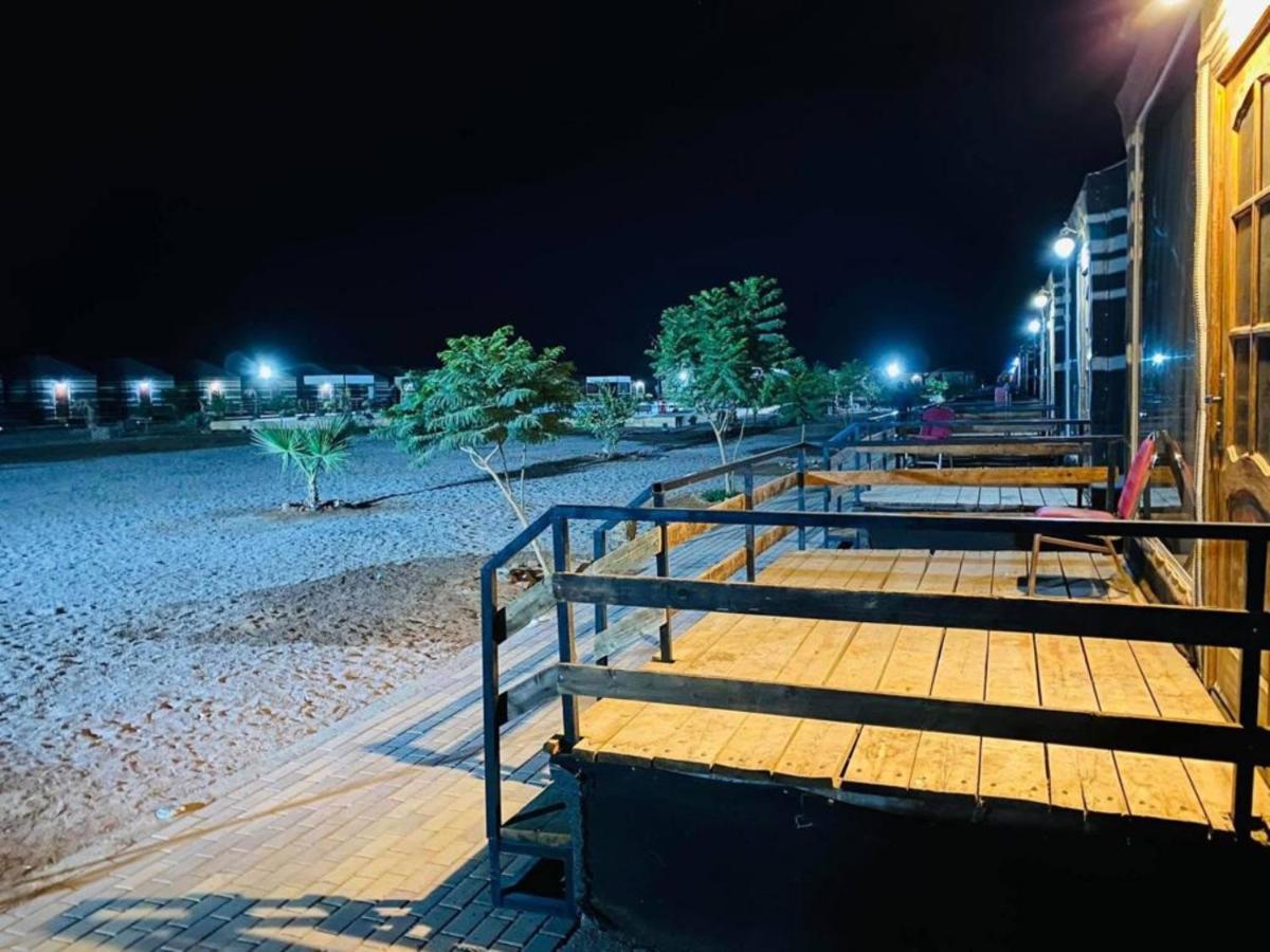 Al Sultana Luxury Camp Villa Wadi Rum Exterior foto