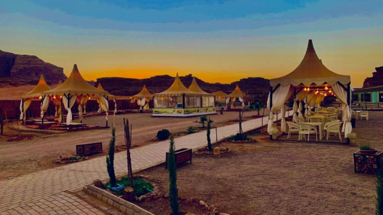 Al Sultana Luxury Camp Villa Wadi Rum Exterior foto