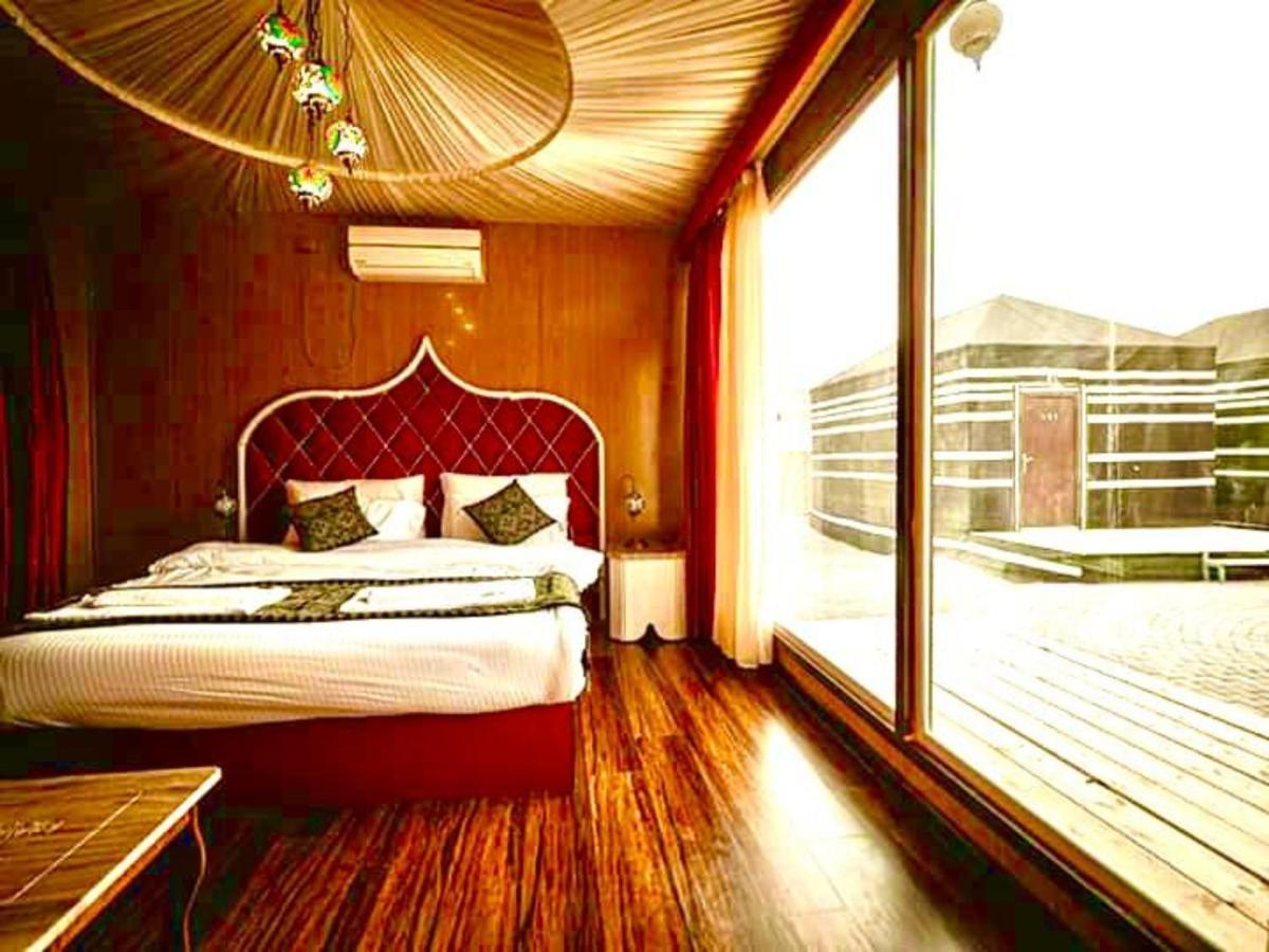 Al Sultana Luxury Camp Villa Wadi Rum Exterior foto
