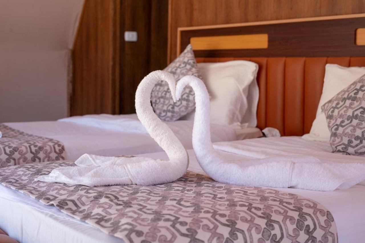 Al Sultana Luxury Camp Villa Wadi Rum Exterior foto